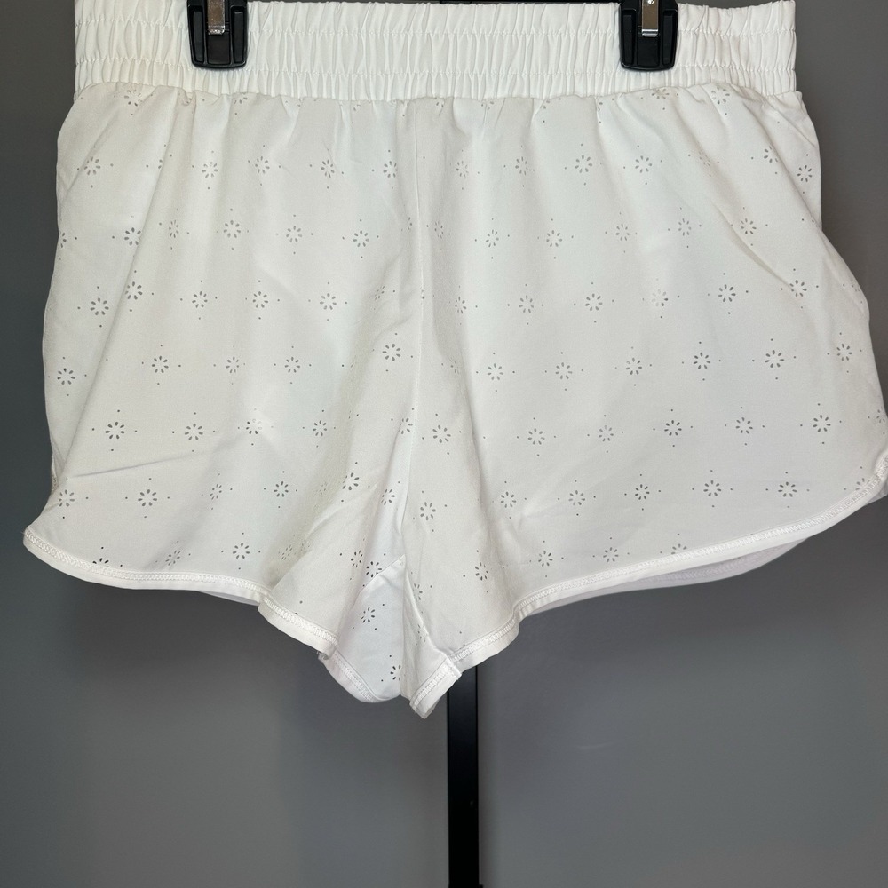 Yogalicious Womens White Elastic Waist Laser Cut Design Sweat Shorts Size M